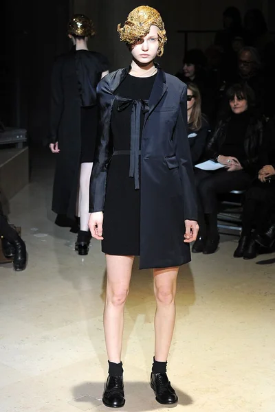 Look 18